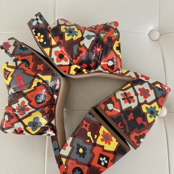 Circus by Sam Edelman Colorful Patterned block heeled sandals - Picture 4 of 8